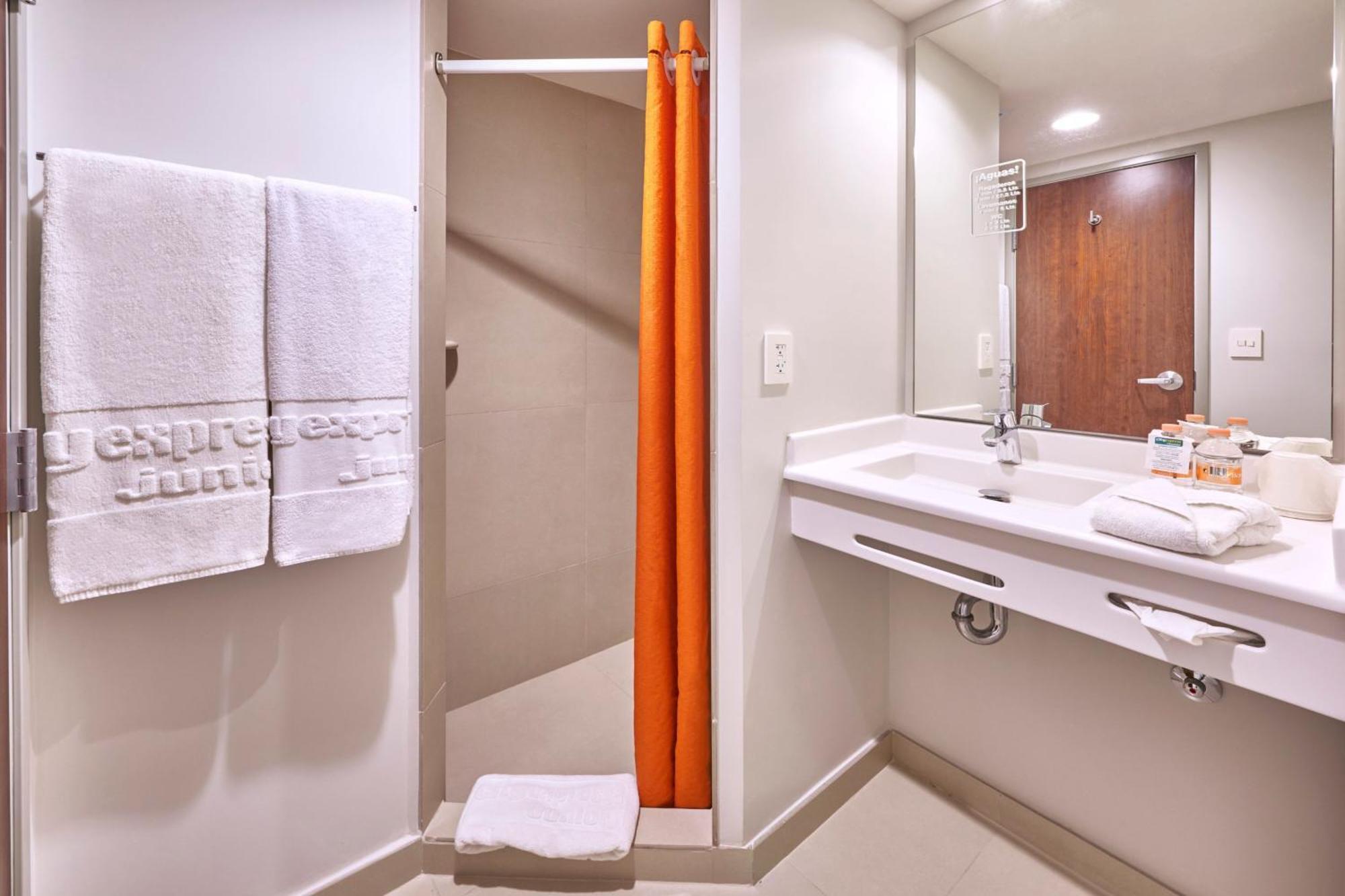 City Express Junior By Marriott Ciudad De Mexico Sullivan Exterior foto